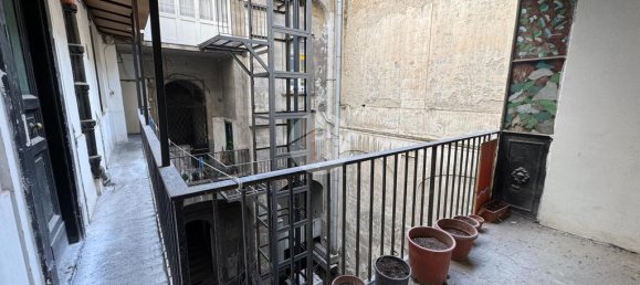 2 Schlafzimmer Wohnung in Naples, Italy, Nr. 358702 5