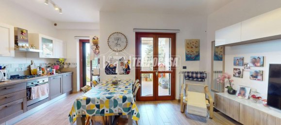 3-salle Appartement à Rome, Italy No. 26384 4