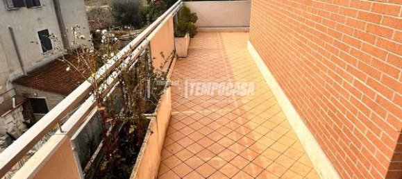 3-salle Appartement à Rome, Italy No. 26384 3