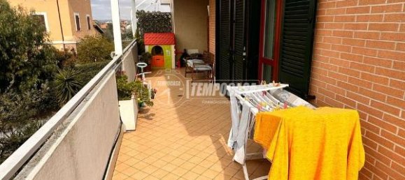 3-salle Appartement à Rome, Italy No. 26384 25