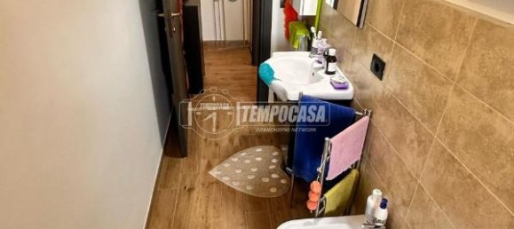 3-salle Appartement à Rome, Italy No. 26384 24