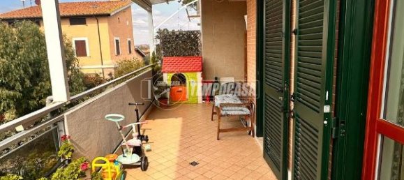 3-salle Appartement à Rome, Italy No. 26384 26