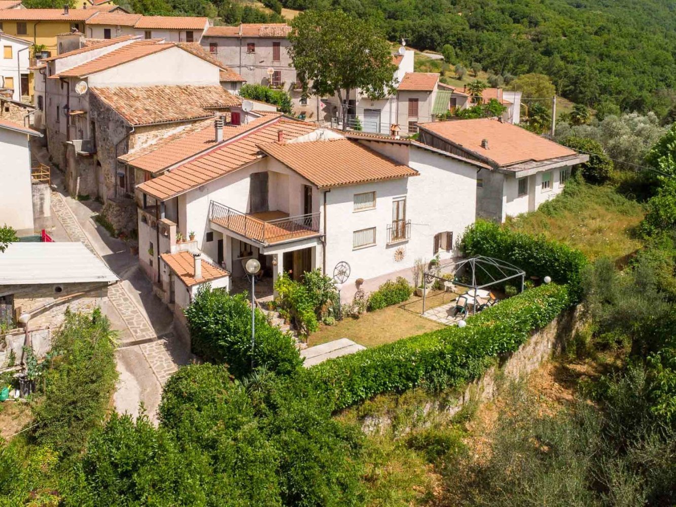 9 rooms House in Castel Sant'Angelo, Italy No. 283974