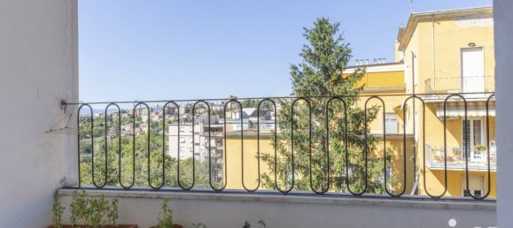 3 bedrooms Apartment in Macerata, Italy No. 232222 3