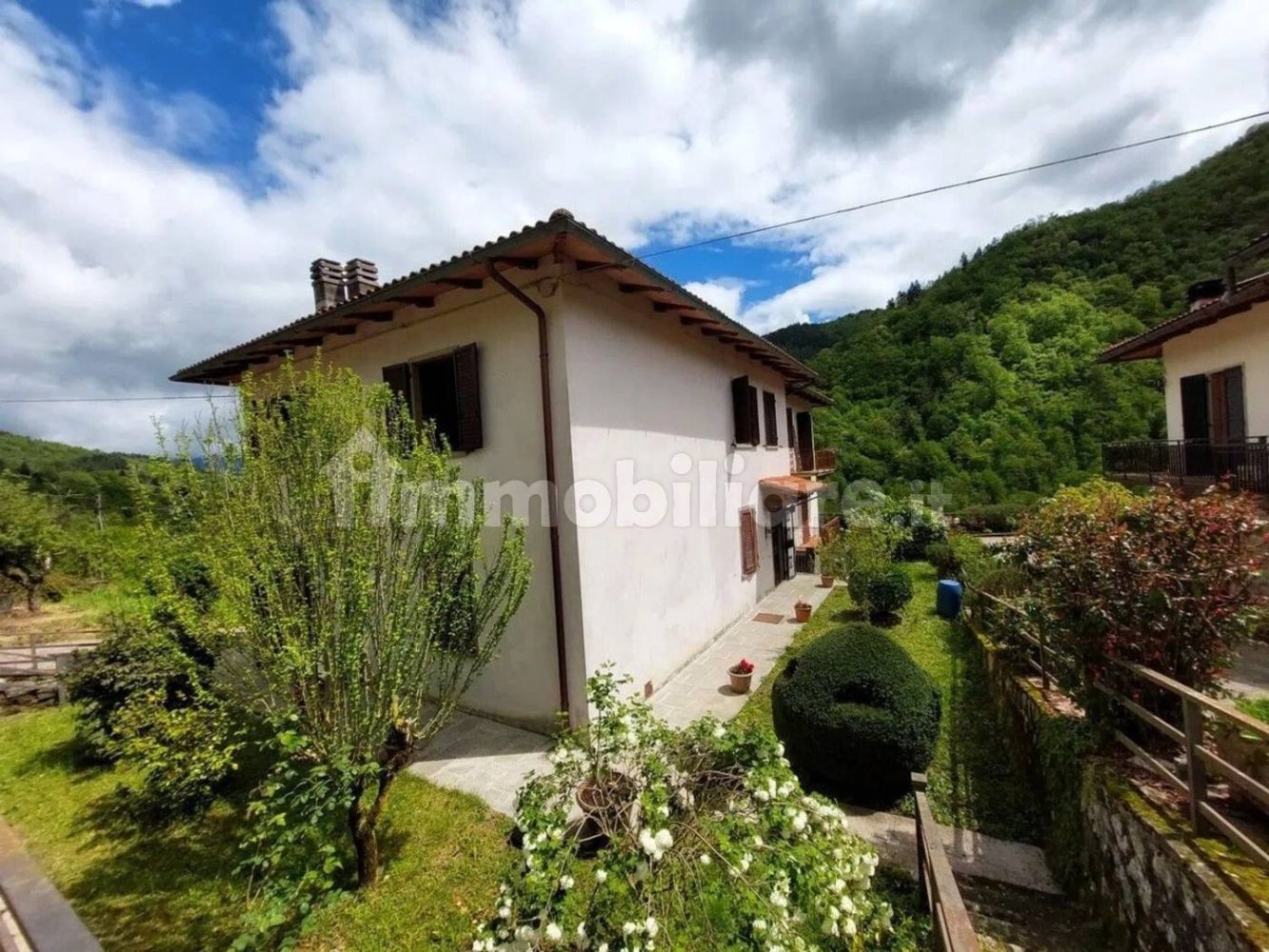 8 chambres Villa à Castel San Niccolò, Italy No. 214571