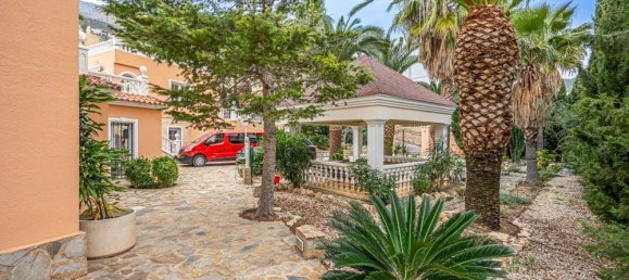 5 bedrooms Villa in Calpe, Spain No. 134476 3