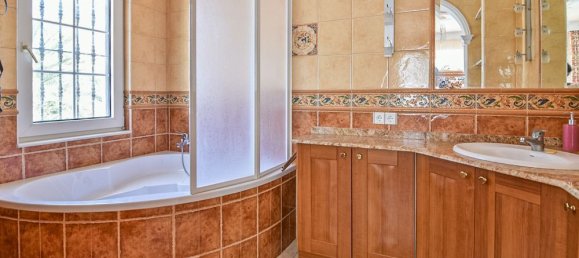 5 bedrooms Villa in Calpe, Spain No. 134476 6