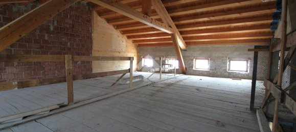 8 rooms House in Conegliano, Italy No. 154187 2