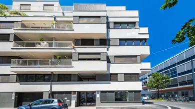 Garaje en Ottakring, Austria No. 240421