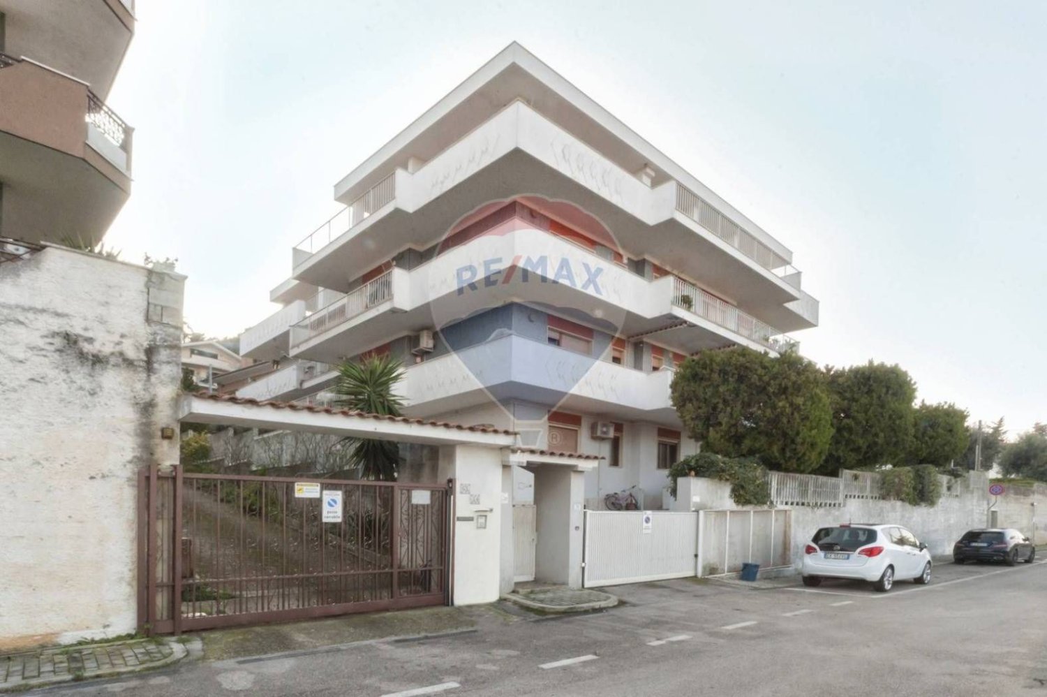 Квартира с 2 спальнями в Пескара, Италия № 66979