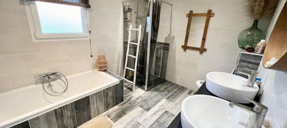 Casa de 3 dormitorios en Hayange, France No. 246172 14