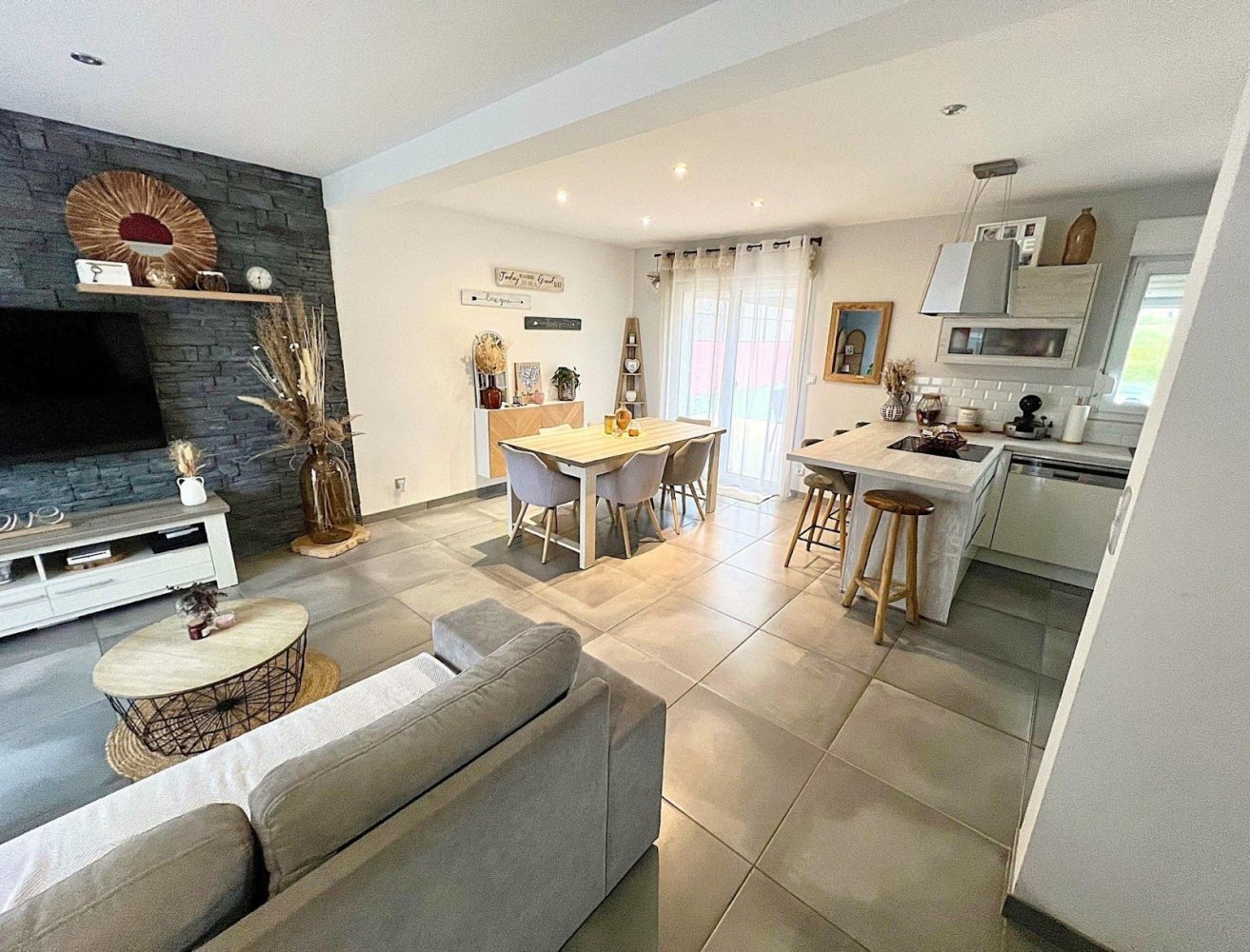 Casa de 3 dormitorios en Hayange, France No. 246172