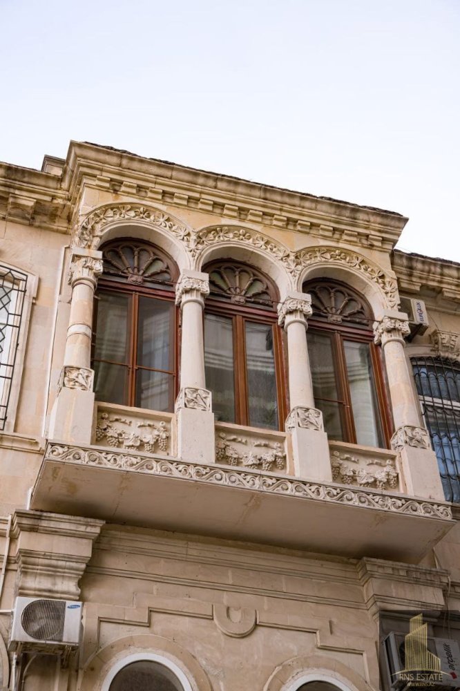 Квартира с 3 спальнями в Сабаильский район, Азербайджан № 2268