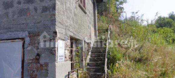 3 bedrooms House in Lerma, Italy No. 346547 3