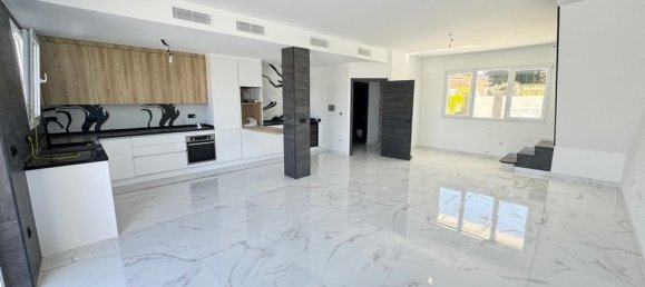 4 bedrooms Villa in Torrevieja, Spain No. 176572 6