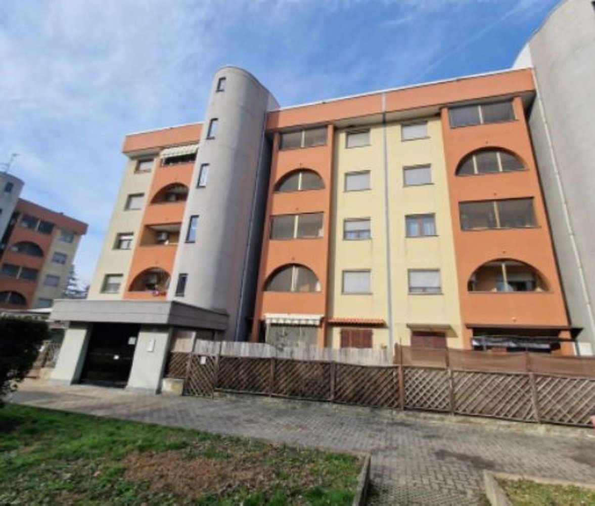 3-salle Duplex à San Giuliano Milanese, Italy No. 8347