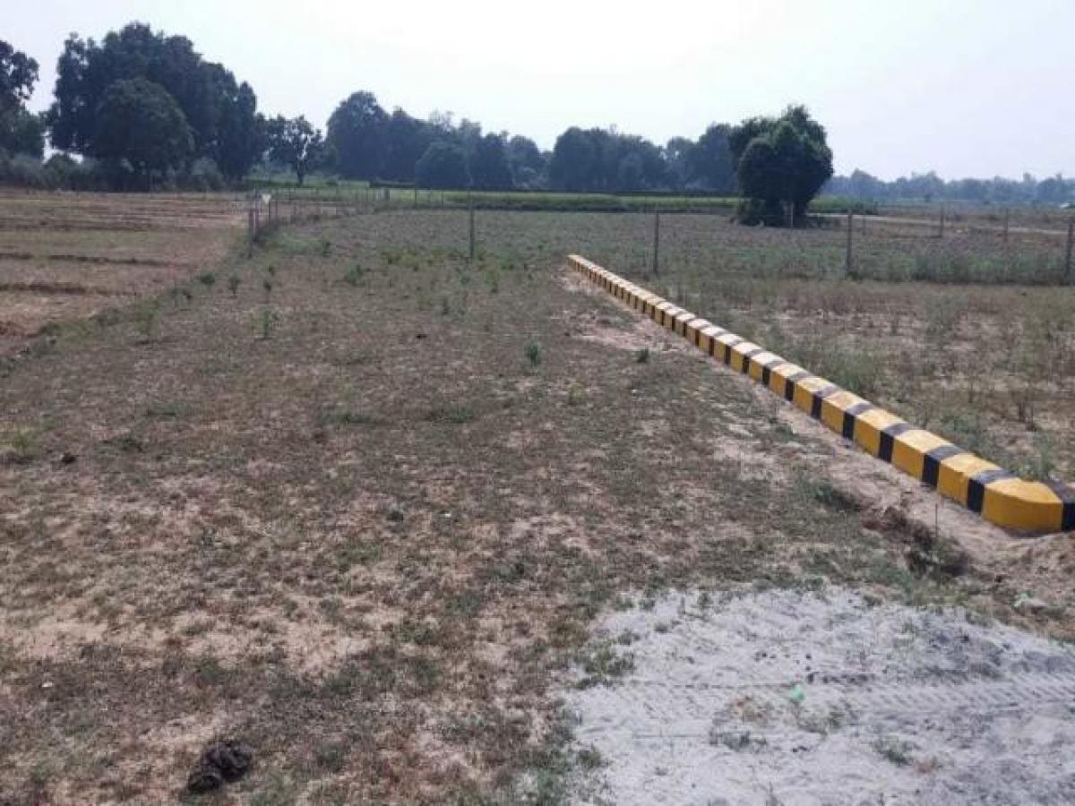  Land in Lucknow, India No. 35789