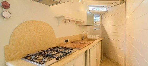 5 bedrooms Villa in Forte dei Marmi, Italy No. 38818 9