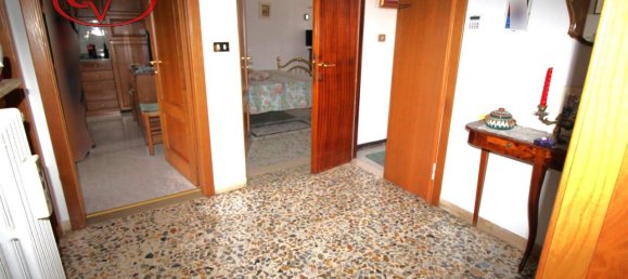 Villa de 4 divisões em San Giovanni Valdarno, Italy N.º 227398 39