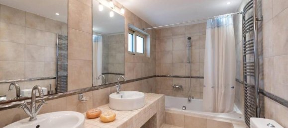 4 bedrooms Commercial property in Agios Nikolaos, Greece No. 5270 16