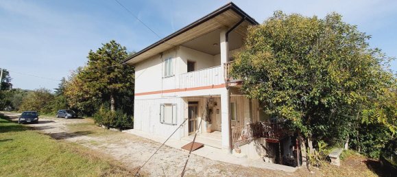 8-Zimmer Haus in Castel di Lama, Italy, Nr. 147243 2