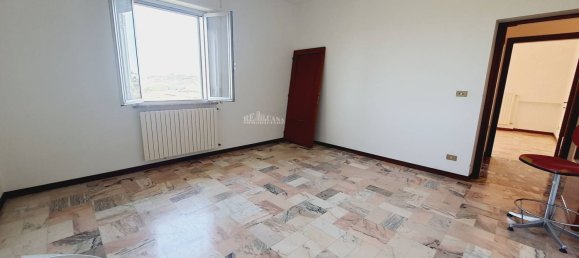 8-Zimmer Haus in Castel di Lama, Italy, Nr. 147243 6