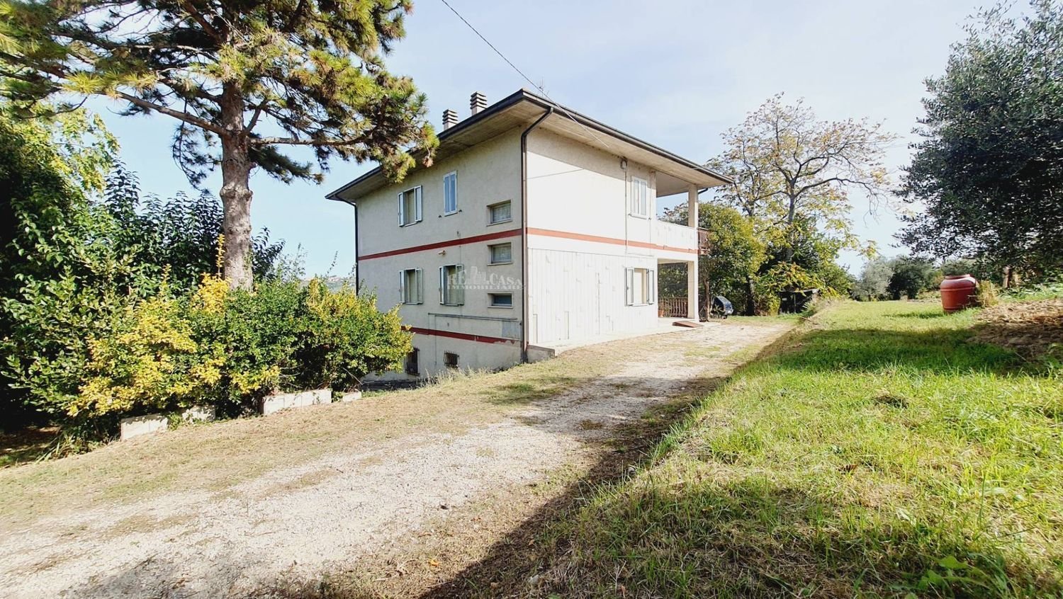 8-Zimmer Haus in Castel di Lama, Italy, Nr. 147243