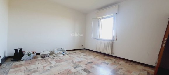 8-Zimmer Haus in Castel di Lama, Italy, Nr. 147243 5