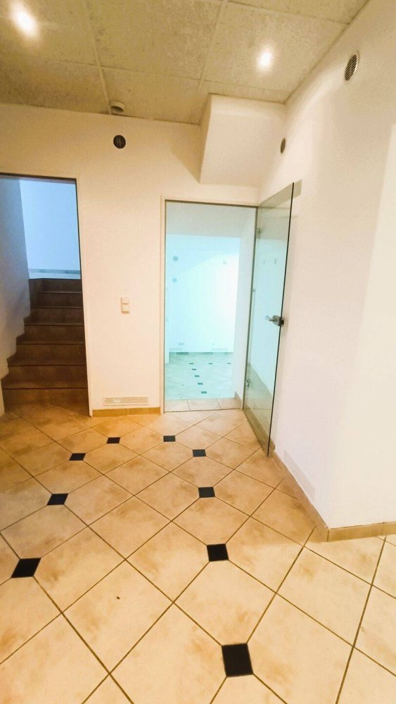 Bâtiment à Planterwald, Germany 95m² No. 352490