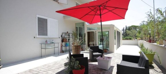 3 bedrooms Villa in Empoli, Italy No. 337273 6