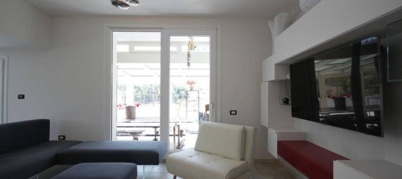 3 bedrooms Villa in Empoli, Italy No. 337273 22