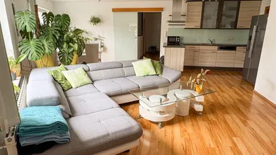 Квартира с 3 комнатами в Ансфельден, Австрия № 204596