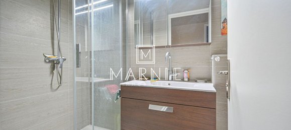 3 bedrooms Apartment in Paris, France No. 163352 9