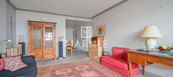3 bedrooms Apartment in Paris, France No. 163352 3