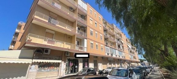 4 rooms Apartment in Brindisi, Italy No. 298730 2