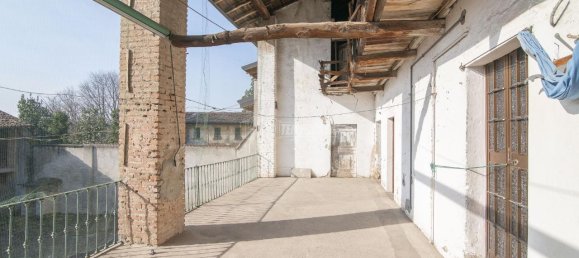 11 rooms House in Brignano Gera d'Adda, Italy No. 17646 2