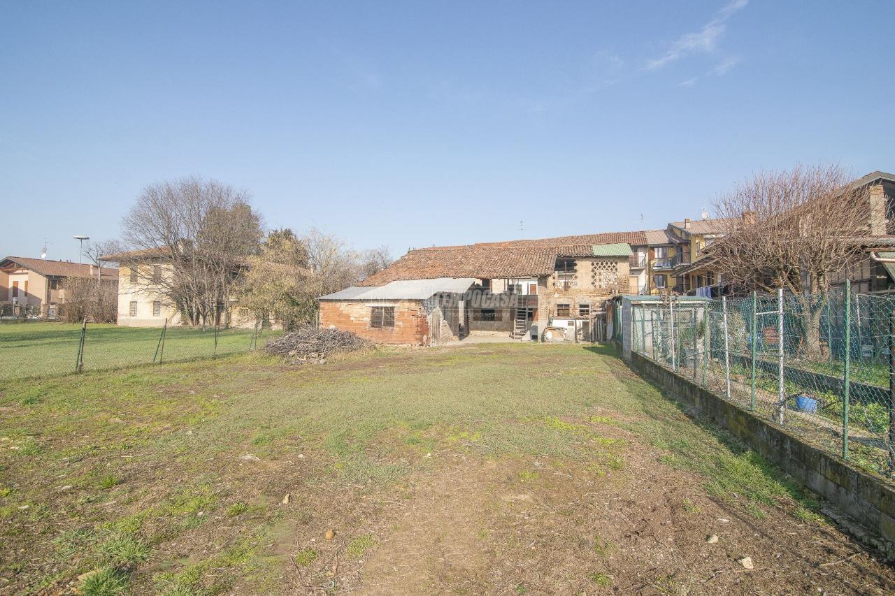 11 rooms House in Brignano Gera d'Adda, Italy No. 17646