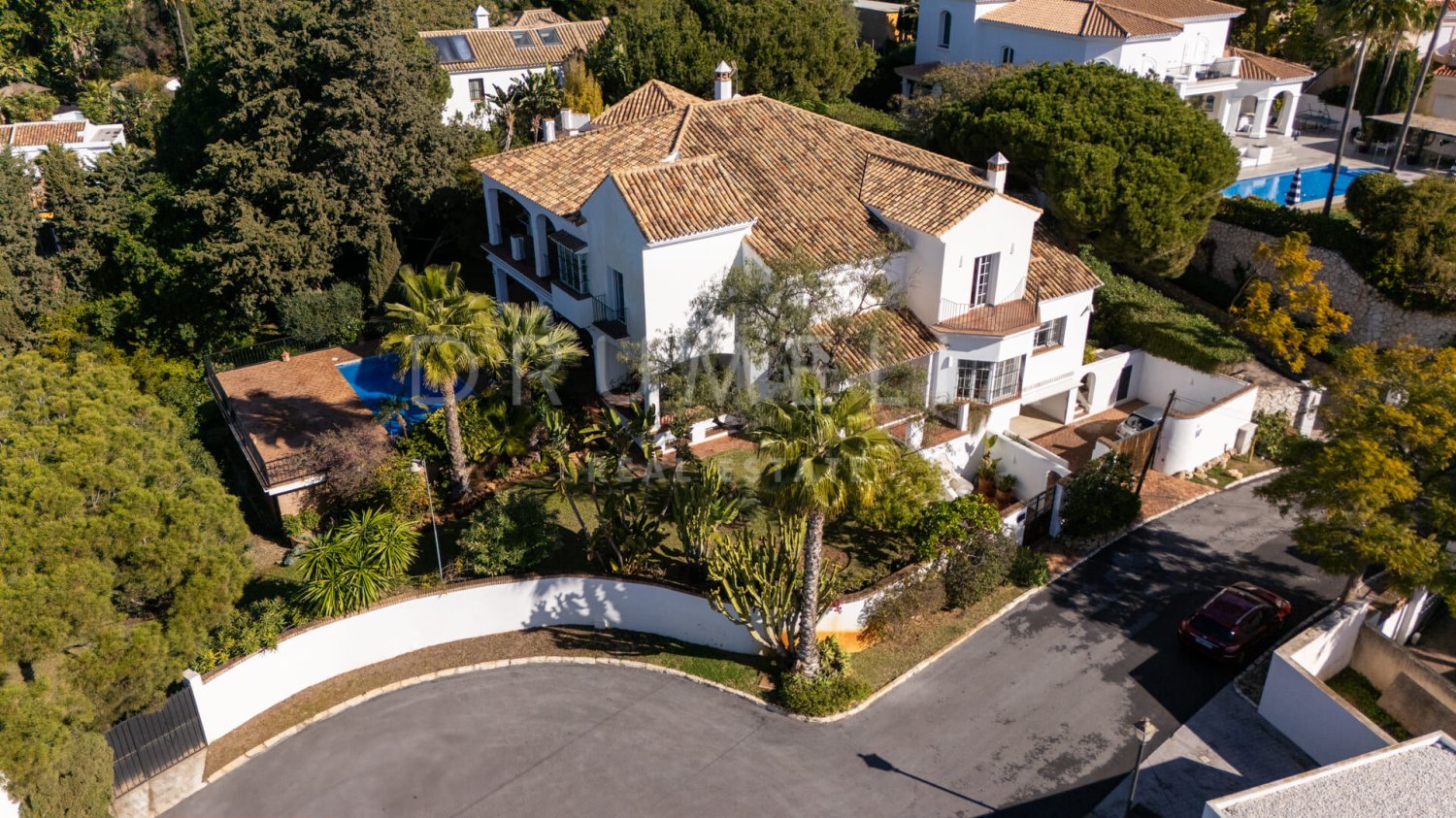 6 bedrooms Villa in Marbella, Spain No. 229878