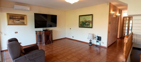 7 rooms House in Luni, Italy No. 99197 5