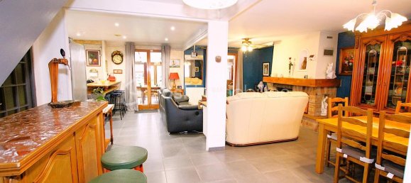 4 bedrooms Villa in Epernon, France No. 53953 22