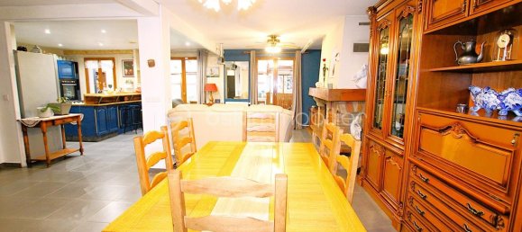 4 bedrooms Villa in Epernon, France No. 53953 21