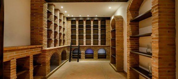 6 bedrooms Villa in La Quinta, Spain No. 143528 12