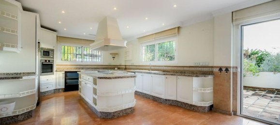 6 bedrooms Villa in La Quinta, Spain No. 143528 18