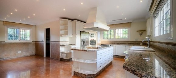 6 bedrooms Villa in La Quinta, Spain No. 143528 8