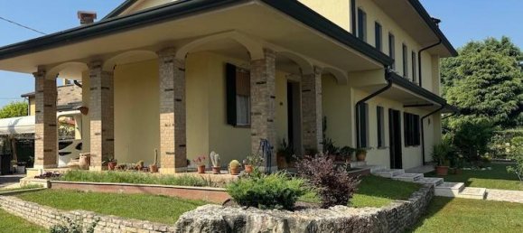 5 bedrooms Villa in Sant'Angelo di Piove di Sacco, Italy No. 275637 6