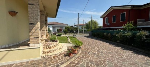 5 bedrooms Villa in Sant'Angelo di Piove di Sacco, Italy No. 275637 7