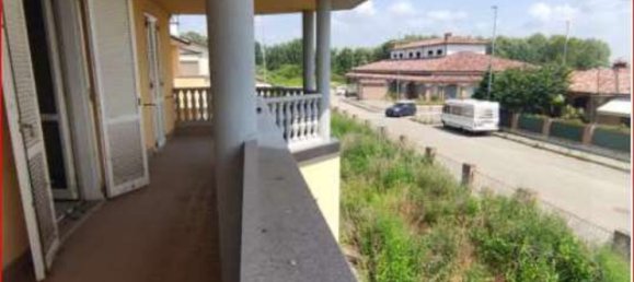 Дом с 10 комнатами в Ронкаро, Италия № 3376 9