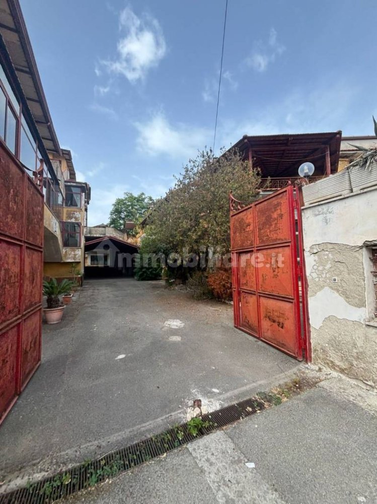 5 rooms Building in Castel Volturno, Italy No. 310742