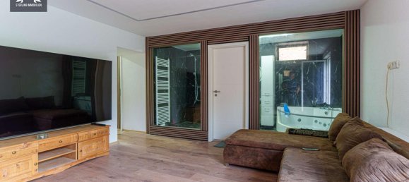 6 bedrooms Townhouse in Salzlandkreis, Germany No. 241534 9