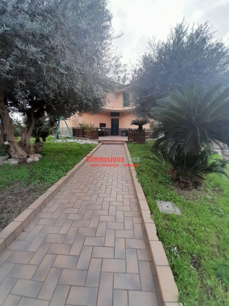 Вилла с 8 комнатами в Сан Феличе а Канчелло, Италия № 77743